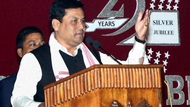 Assam chief minister Sarbananda Sonowal urged the government employees to reach office early so that people don’t have to wait to get their work done.(PTI File Photo)