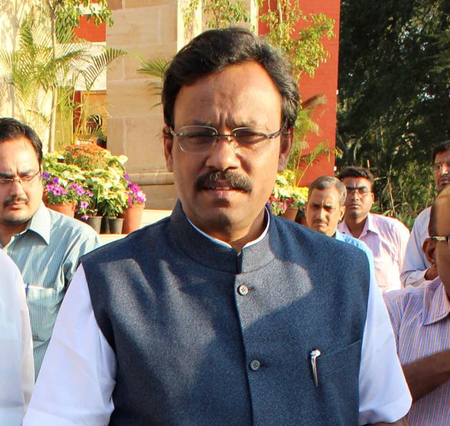 State education minister, Vinod Tawde said the NHRC’s notice was a “blessing in disguise”. (HT file photo) State education minister, Vinod Tawde said the NHRC’s notice was a “blessing in disguise”. (HT file photo)