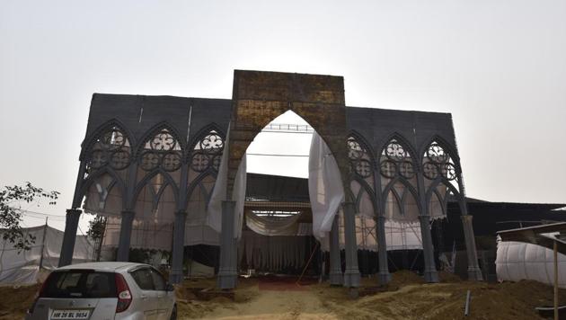 The Huda Gymkhana Club has allowed a private company to set up and operate a banquet hall from its lawns. (Sanjeev Verma/HT File Photo) The Huda Gymkhana Club has allowed a private company to set up and operate a banquet hall from its lawns. (Sanjeev Verma/HT File Photo)