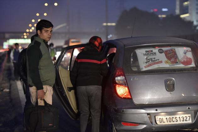 The campaign, launched by the Gurgaon police on Thursday, aims to make people aware of the dangers of taking a lift from private vehicles. (Sanjeev Verma/HT FILE PHOTO) The campaign, launched by the Gurgaon police on Thursday, aims to make people aware of the dangers of taking a lift from private vehicles. (Sanjeev Verma/HT FILE PHOTO)