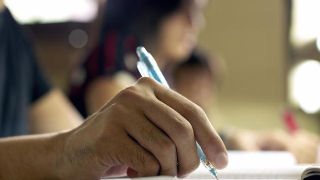 Under the Right to Education (RTE) Act, 2009, which was implemented in Delhi in 2011, all private schools were asked to admit students from EWS background on 25% of their seats. But a Supreme Court judgment exempted minority institutes from the ambit of the RTE in 2014.(Getty Images/iStockphoto)