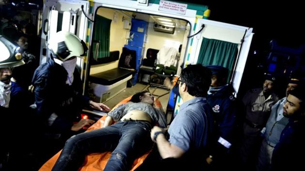 The injured were rushed to nearby KEM and Sion hospital, where they are being treated. (ANSHUMAN POYREKAR/HT PHOTO)