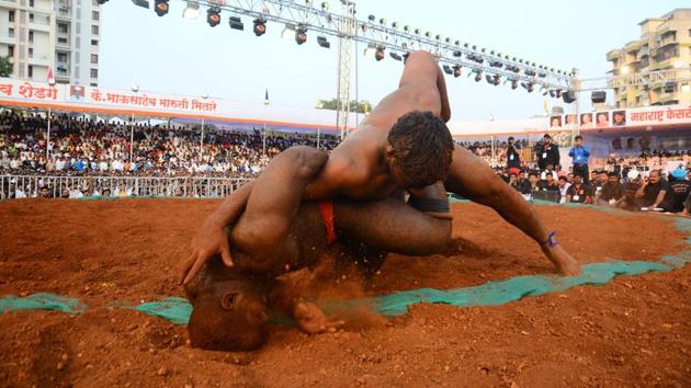 Anil Jadhav of Karmala, who was injured during the Maharastra Kesari wrestling tournament in Pune on December 24, 2017. (Shankar Narayan / HT Photo)