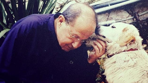 President Michel Aoun posted a photograph of himself with his pet dog and a reminder that, under new legislation he signed into law in August, any action that causes suffering to animals is punishable by a fine of up to $13,000. (Facebook page of Michel Aoun) President Michel Aoun posted a photograph of himself with his pet dog and a reminder that, under new legislation he signed into law in August, any action that causes suffering to animals is punishable by a fine of up to $13,000. (Facebook page of Michel Aoun)