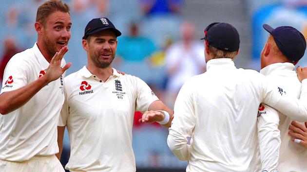 Stuart Broad celebrates with team mates after dismissing Australia's Shaun Marsh. (REUTERS)