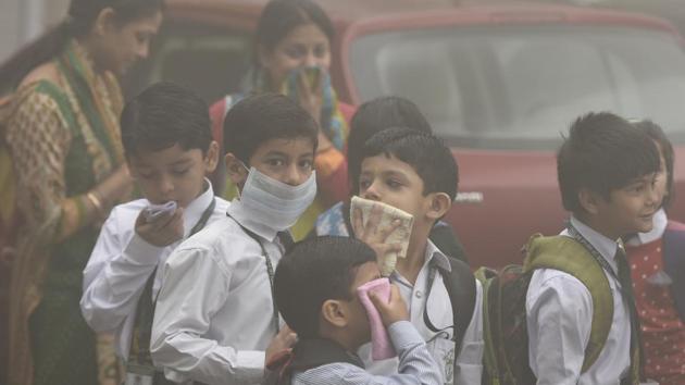 Hindustan Times had reported on Saturday that pollution levels have been high in 2017 as well, but not as bad as 2016.(Sushil Kumar/HT Photo)