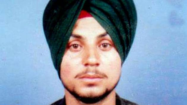 Sepoy Jagsir Singh of 18 Punjab regiment was posted at a forward post in Rumlidhara in Nowshera sub division.(HT Photo)