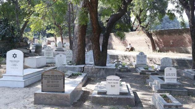 The Catholic Church in Thane recommended that bodies should be buried in shrouds, and not in coffins (HT file photos) The Catholic Church in Thane recommended that bodies should be buried in shrouds, and not in coffins (HT file photos)