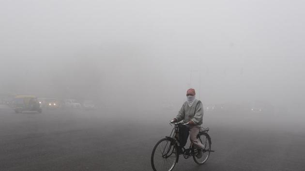 Heavy fog in front of the Rajghat in New Delhi, on Sunday. (Arvind Yadav/HT) Heavy fog in front of the Rajghat in New Delhi, on Sunday. (Arvind Yadav/HT)