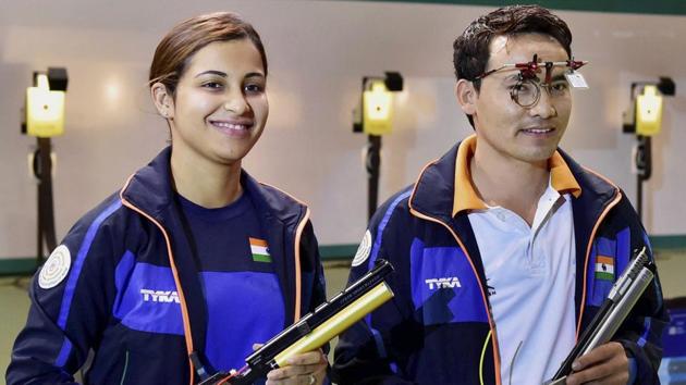 Heena Sidhu and Jitu Rai celebrate after winning the mixed team 10m Air Pistol event of the ISSF World Cup in New Delhi , which was the high point for India in shooting in 2017.(PTI)