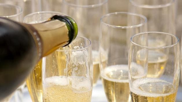 A new study has found that bubble size may play a key role in determining how expensive that bottle should be. (Shutterstock) A new study has found that bubble size may play a key role in determining how expensive that bottle should be. (Shutterstock)