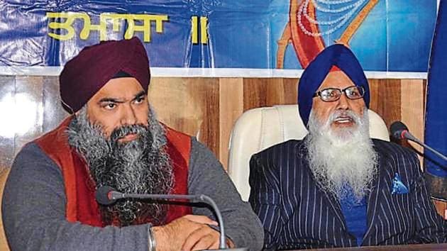 Former chief of Khalsa Diwan Charanjit Singh Chadha (R) with his son Inderpreet Singh. (HT File) Former chief of Khalsa Diwan Charanjit Singh Chadha (R) with his son Inderpreet Singh. (HT File)