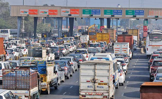 In August 2017, Nitin Gadkari, Union minister for road transport and highways, had announced the shifting of the toll from Kherki Daula to Sehrawan.(Parveen Kumar/HT FILE) In August 2017, Nitin Gadkari, Union minister for road transport and highways, had announced the shifting of the toll from Kherki Daula to Sehrawan.(Parveen Kumar/HT FILE)
