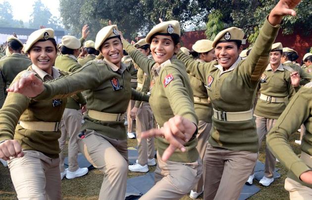 Police personnel dancing during New Year celebrations at the recruitment centre in Jalandhar on Monday. (Pardeep Pandit/HT)