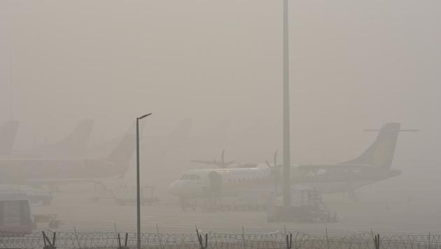 The departure terminals, meanwhile, faced the larger share of the delays and congestion as low visibility forced take-offs to be halted for five hours. (Burhaan Kinu/HT PHOTO) The departure terminals, meanwhile, faced the larger share of the delays and congestion as low visibility forced take-offs to be halted for five hours. (Burhaan Kinu/HT PHOTO)