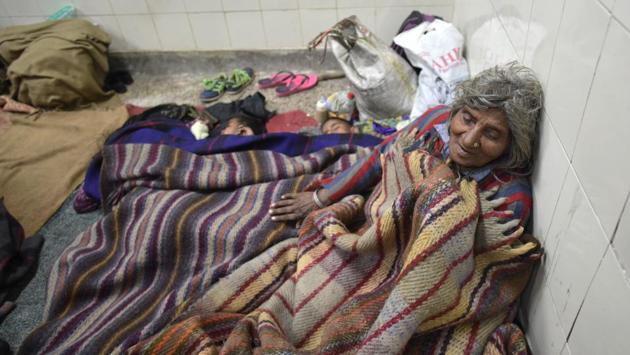 Aspirations for the New Year are not their primary concerns. Many are daily wagers who face job insecurity, others fight personal battles with addiction. Despite that, some of them say they have big hopes for 2018: a room of their own, new clothes for their grandkids, an education. (Burhaan Kinu / HT Photo) Aspirations for the New Year are not their primary concerns. Many are daily wagers who face job insecurity, others fight personal battles with addiction. Despite that, some of them say they have big hopes for 2018: a room of their own, new clothes for their grandkids, an education. (Burhaan Kinu / HT Photo)