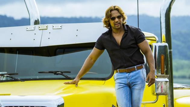 Prabhakar Sharan in a still from Enredados: la confusion. Prabhakar Sharan in a still from Enredados: la confusion.