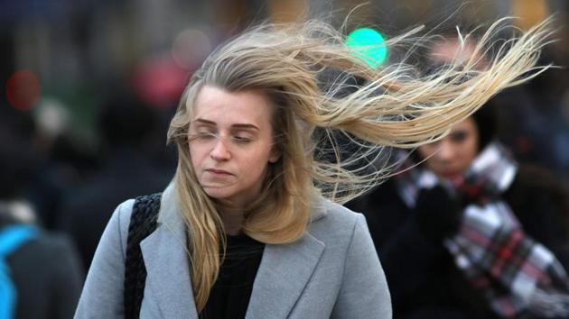 As Storm Eleanor batters parts of Britain and Ireland, people arrive for work in the financial district of London, Britain. (Simon Dawson / REUTERS) As Storm Eleanor batters parts of Britain and Ireland, people arrive for work in the financial district of London, Britain. (Simon Dawson / REUTERS)