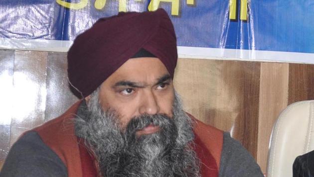Inderpreet, son of former Chief Khalsa Diwan president Charanjit Singh Chadha, reportedly committed suicide by shooting himself in Amritsar on Wednesday.(HT File)