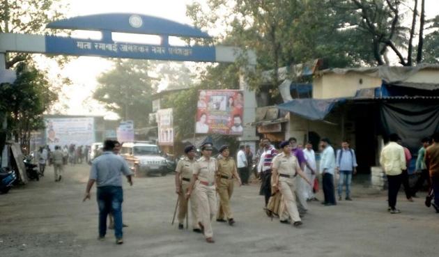There was heavy police presence at Dalit-dominated Ramabai Nagar in Ghatkopar on the day of the bandh (in pic) as well as a day later. (Vijayanand Gupta/HT Photo) There was heavy police presence at Dalit-dominated Ramabai Nagar in Ghatkopar on the day of the bandh (in pic) as well as a day later. (Vijayanand Gupta/HT Photo)