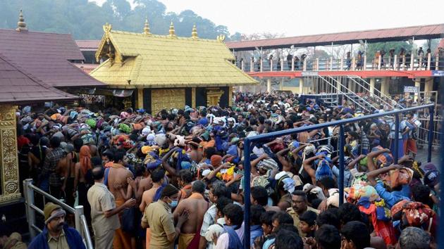 Huge crowd of devotees at Ayyappa Temple in Sabarimala.(PTI File Photo) Huge crowd of devotees at Ayyappa Temple in Sabarimala.(PTI File Photo)