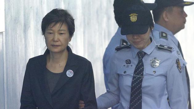 Former South Korean president Park Geun-hye (left) arrives to attend a hearing on the extension of her detention at the Seoul Central District Court in Seoul, South Korea.(AP File Photo)