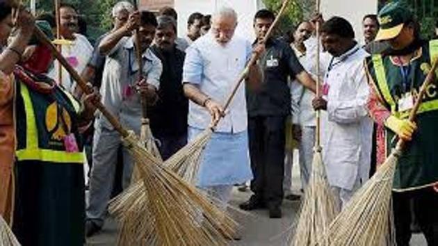 The Swachh Survekshan 2018 will rank 500 cities on national level which have more than 1 lakh population, while 3,541 cities with less than 1 lakh population will have State and Regional ranking, according to an official release. (HT File Photo) The Swachh Survekshan 2018 will rank 500 cities on national level which have more than 1 lakh population, while 3,541 cities with less than 1 lakh population will have State and Regional ranking, according to an official release. (HT File Photo)