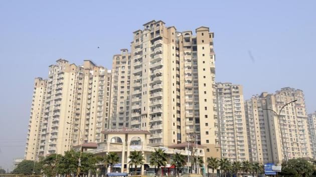 A project of Amrapali, one of the 14 builders whose accounts are being audited by Currie & Brown. (Sunil Ghosh/HT Photo) A project of Amrapali, one of the 14 builders whose accounts are being audited by Currie & Brown. (Sunil Ghosh/HT Photo)
