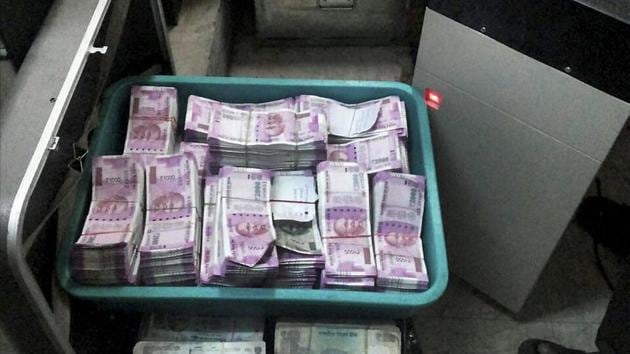 I-T seizes Rs 41 crore bullion, cash from private vaults in Delhi’s ...