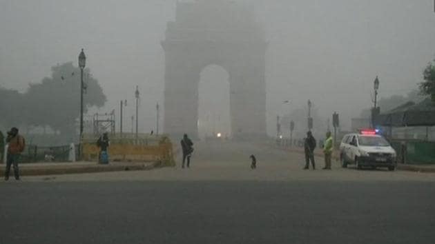 Dense fog low visibility hit Delhi again morning temperature