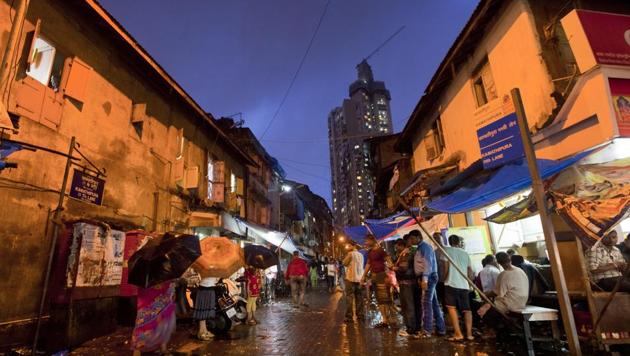 The majority of buildings in Kamathipura are over 100 years old.(Hindustan Times)