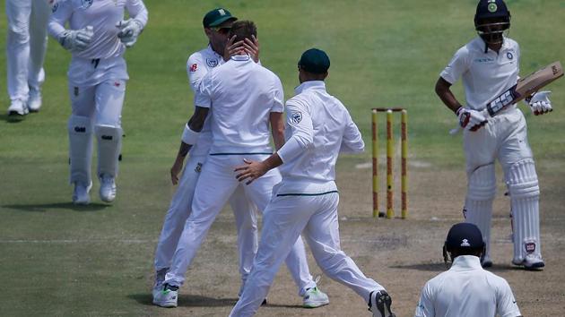 South Africa cricket team bowler Dale Steyn (C) pulled up three balls into his 18th over after taking two for 51 in the first Test against the Indian cricket team at Newlands. (AFP) South Africa cricket team bowler Dale Steyn (C) pulled up three balls into his 18th over after taking two for 51 in the first Test against the Indian cricket team at Newlands. (AFP)
