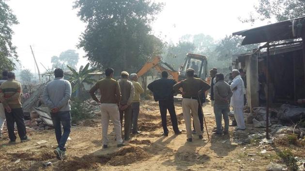 Huda on Saturday cleared up a 500-metre area that is needed to link the two roads. Huda on Saturday cleared up a 500-metre area that is needed to link the two roads.