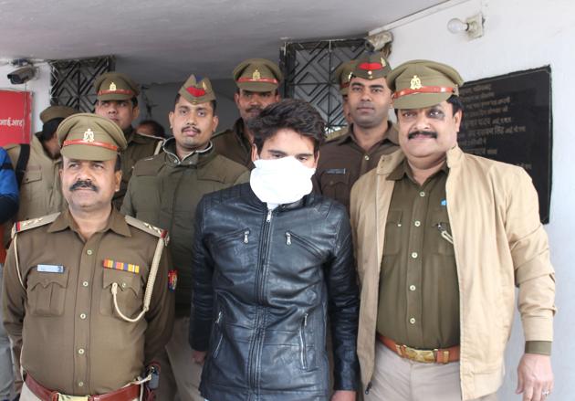 During the incident, export trader Rohit Bhardwaj, 33, was returning from Paharganj in Delhi on his scooter and was intercepted by a duo near green belt area of Shakti Khand. (HT Photo) During the incident, export trader Rohit Bhardwaj, 33, was returning from Paharganj in Delhi on his scooter and was intercepted by a duo near green belt area of Shakti Khand. (HT Photo)