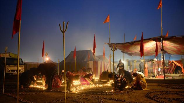 Indian devotees light oil lamps on the occasion of 'Paush Purnima' at Sangam during the annual traditional fair Magh Mela at Sangam, the confluence of the rivers Ganges, Yamuna and the mythical Saraswati in Allahabad. (Sanjay Kanojia / AFP) Indian devotees light oil lamps on the occasion of 'Paush Purnima' at Sangam during the annual traditional fair Magh Mela at Sangam, the confluence of the rivers Ganges, Yamuna and the mythical Saraswati in Allahabad. (Sanjay Kanojia / AFP)