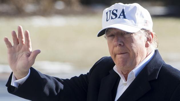 US President Donald Trump waves as he walks from Marine One upon arrival on the South Lawn of the White House in Washington, DC, on January 7, 2018. (AFP Photo) US President Donald Trump waves as he walks from Marine One upon arrival on the South Lawn of the White House in Washington, DC, on January 7, 2018. (AFP Photo)