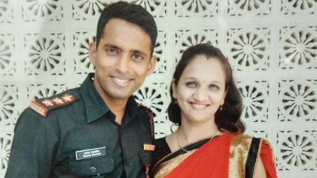 Major Prasad Mahadik with wife Gauri (HT) Major Prasad Mahadik with wife Gauri (HT)