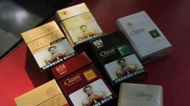 The high court of Karnataka last month struck down federal government rules requiring 85% of a tobacco pack’s surface to be covered in health warnings, up from 20% earlier.(HT File Photo) The high court of Karnataka last month struck down federal government rules requiring 85% of a tobacco pack’s surface to be covered in health warnings, up from 20% earlier.(HT File Photo)