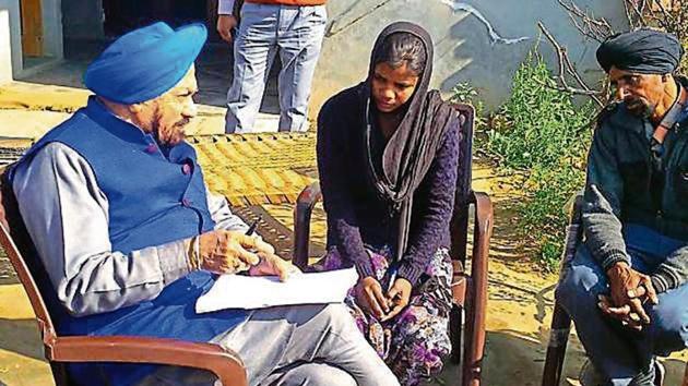 Former Union minister Balwant Singh Ramoowalia talking to Veerpal Kaur and her family members in Nabha on Sunday. (HT Photo) Former Union minister Balwant Singh Ramoowalia talking to Veerpal Kaur and her family members in Nabha on Sunday. (HT Photo)