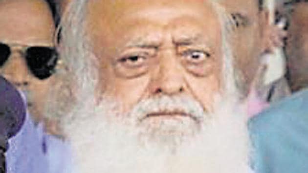 Asaram’s counsel Sajjanraj Surana was allegedly pushed by Udaimandir SHO Madan Beniwal. (PTI) Asaram’s counsel Sajjanraj Surana was allegedly pushed by Udaimandir SHO Madan Beniwal. (PTI)
