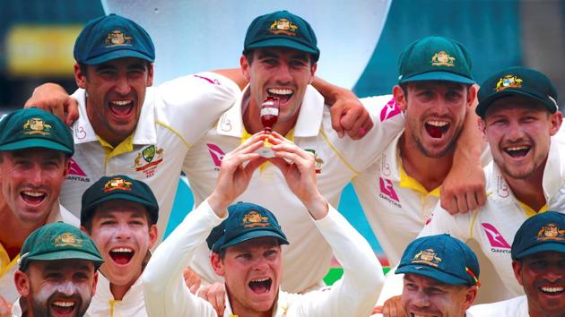 Australia's captain Steve Smith holds a replica Ashes urn next to team mates after they won the fifth Ashes Test and the series 4-0. (REUTERS) Australia's captain Steve Smith holds a replica Ashes urn next to team mates after they won the fifth Ashes Test and the series 4-0. (REUTERS)