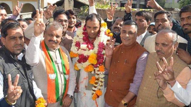BJP candidate Ramswarup Lamba during an election campaign in Ajmer on Tuesday. (HT Photo) BJP candidate Ramswarup Lamba during an election campaign in Ajmer on Tuesday. (HT Photo)