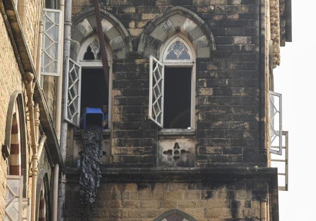 A fire broke out on the third floor of the sessions court building in south Mumbai, near the University of Mumbai, on Monday, an official said. No injuries have been reported. (HT Photo) A fire broke out on the third floor of the sessions court building in south Mumbai, near the University of Mumbai, on Monday, an official said. No injuries have been reported. (HT Photo)