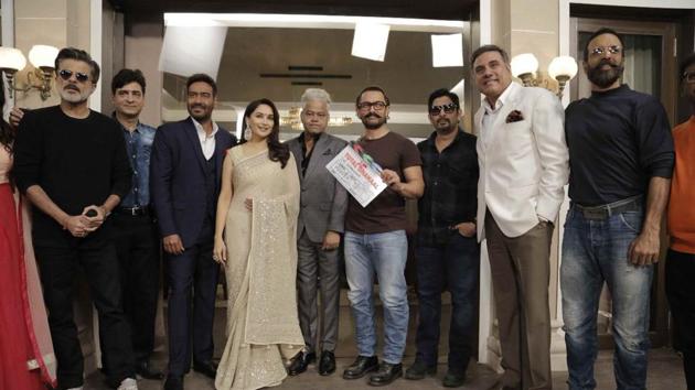 Aamir Khan sounded the first clap marking the beginning of Total Dhamaal’s shooting. Aamir Khan sounded the first clap marking the beginning of Total Dhamaal’s shooting.