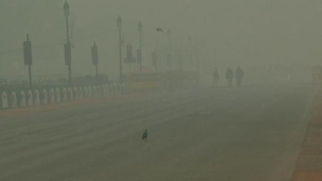 A foggy morning at India Gate in New Delhi on Tuesday. Operations at the Indira Gandhi International (IGI) Airport were affected due to low visibility and at least seven flights were delayed. (ANI Twitter) A foggy morning at India Gate in New Delhi on Tuesday. Operations at the Indira Gandhi International (IGI) Airport were affected due to low visibility and at least seven flights were delayed. (ANI Twitter)