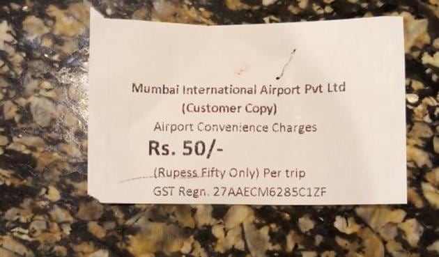 To prevent fliers from being cheated, the transport department had introduced prepaid auto and taxi services at airport and railway stations. (HT photo) To prevent fliers from being cheated, the transport department had introduced prepaid auto and taxi services at airport and railway stations. (HT photo)