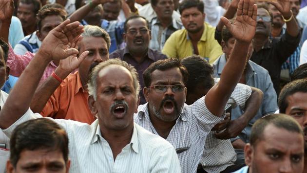Tamil Nadu transport workers stage protest in Chennai demanding a wage hike.(AFP File Photo)
