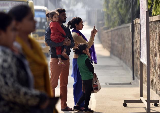 Parents can fill the centralised online application form for nursery admissions to around 1,700 private schools for the economically weaker section (EWS) and disadvantaged groups (DG) from Monday. (Ravi Choudhary/HT PHOTO) Parents can fill the centralised online application form for nursery admissions to around 1,700 private schools for the economically weaker section (EWS) and disadvantaged groups (DG) from Monday. (Ravi Choudhary/HT PHOTO)