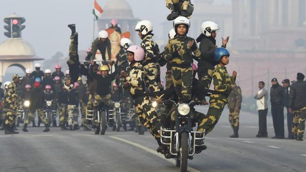 A daredevil squad of the BSF’s all-woman Janbaaz stunt team seen on their first day of rehearsals in New Delhi. Republic Day celebrations this year will for the first time have this all woman stunt team from the BSF participating in the parade. (Arvind Yadav / HT Photo) A daredevil squad of the BSF’s all-woman Janbaaz stunt team seen on their first day of rehearsals in New Delhi. Republic Day celebrations this year will for the first time have this all woman stunt team from the BSF participating in the parade. (Arvind Yadav / HT Photo)