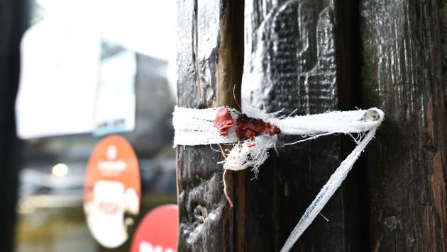 A shop sealed by South Delhi Municipal Corporation at Defence Colony Market on December 22, 2017. (Sanchit Khanna/HT Photo) A shop sealed by South Delhi Municipal Corporation at Defence Colony Market on December 22, 2017. (Sanchit Khanna/HT Photo)